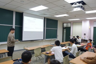 110學年度理學院專題製作成果展競賽(二)圖片(另開新視窗)