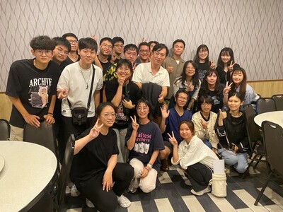113學年度迎新餐會--烤仕院海鮮燒烤圖片(另開新視窗)