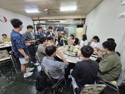 115學年度迎新餐會--昇港活海產(115.10.02）圖片