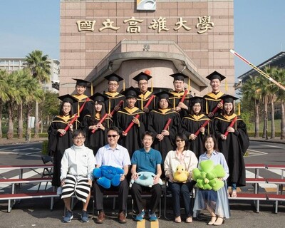 109學年度畢業團拍圖片(另開新視窗)