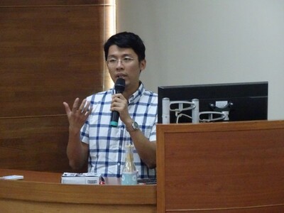黃名鉞博士演講圖片(另開新視窗)