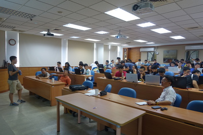 大數據探勘暨Python程式課程活動實況(Python入門：初探網路爬蟲)--翁子婷工程師主講圖片