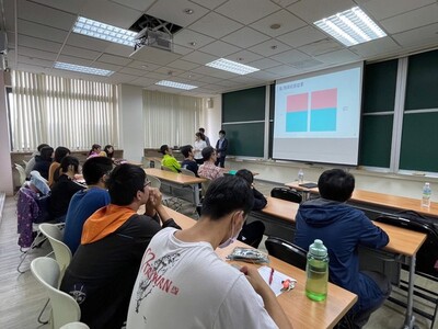 109學年度理學院專題製作成果展競賽圖片(另開新視窗)