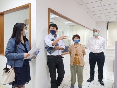 111年度委辦系所品質保證認可(自我評鑑)實地訪視圖片(另開新視窗)