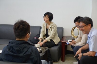 黃郁芬教授演講圖片(另開新視窗)
