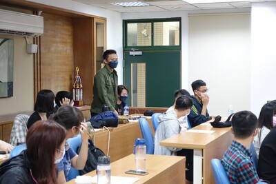 110學年度高大統計日--職場經驗分享座談會3圖片(另開新視窗)