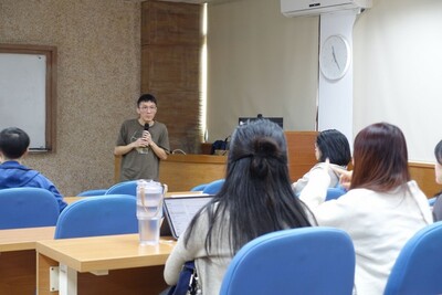 蔡承翰教授演講圖片(另開新視窗)