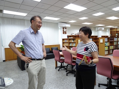 李相烈 (Sangyeol Lee) 教授參觀魏慶榮紀念圖書館圖片