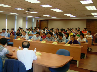 96年度大學校院系所評鑑-應用數學系暨統計學研究所師生座談會圖片