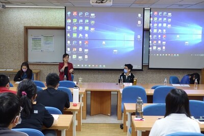 【AI與資料科學期末聯合成果發表會】評審與師長交流、報到、講評暨座談圖片(另開新視窗)