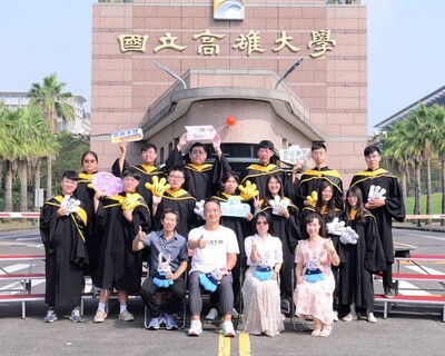 112學年度畢業團拍圖片(另開新視窗)